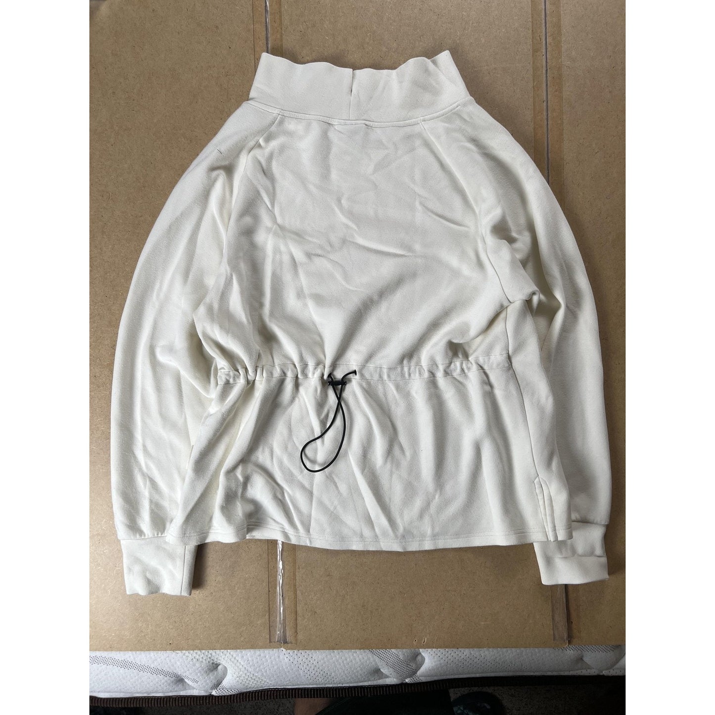 Varley Sweater Womens M White Pullover Mock Neck Lightweight Stretch Raglan