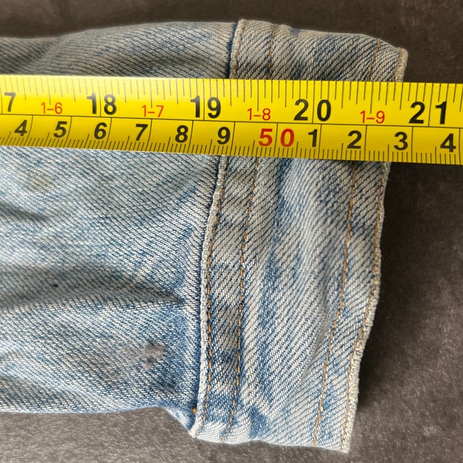 Vintage Gap 100% Cotton Medium Light Wash Jean Jacket