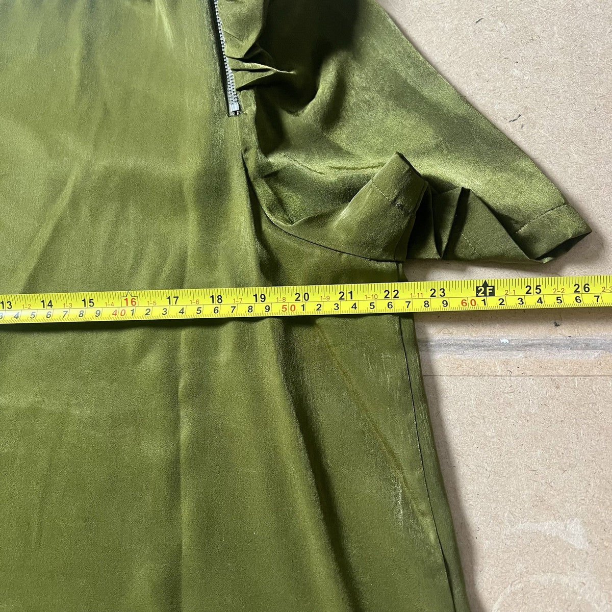 DKNY Blouse Womens XL Green Satin Square Neck Elegant Zip Ruffle Short Sleeve