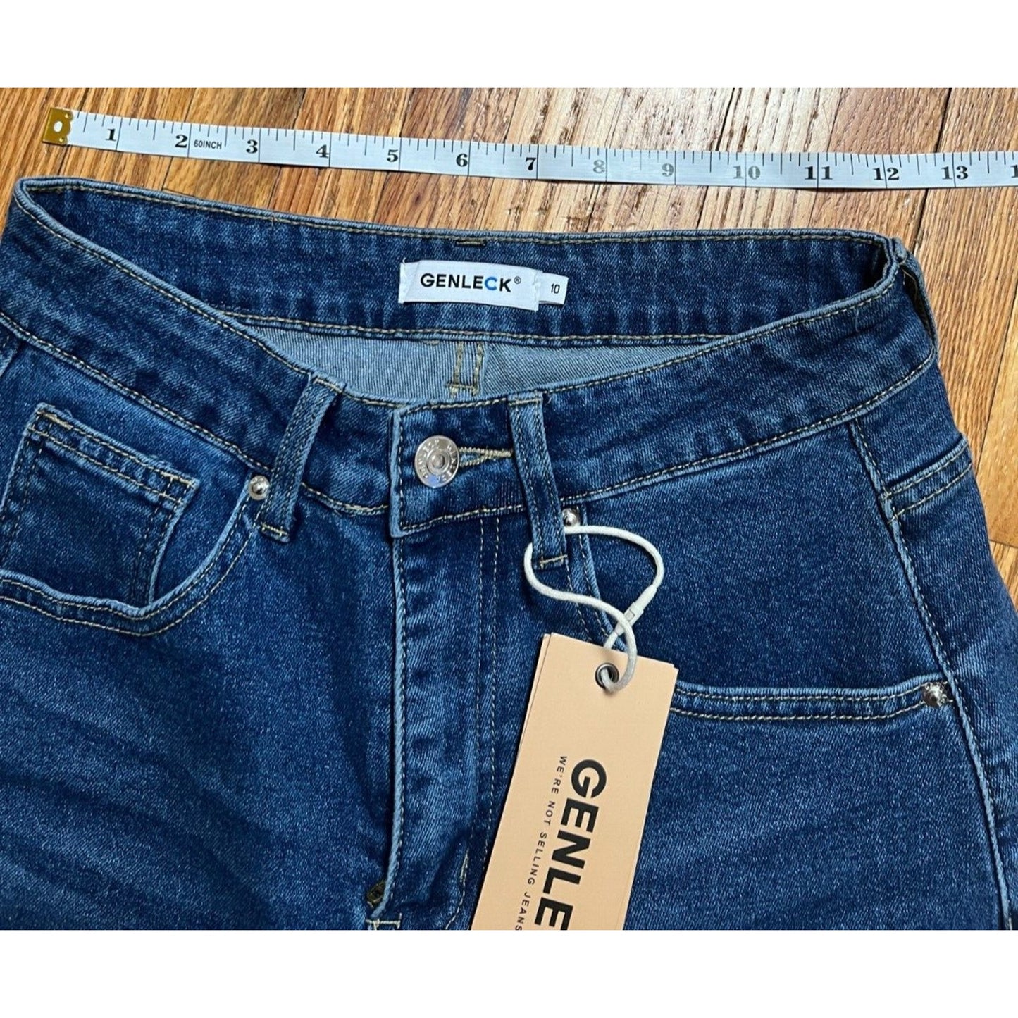 Genleck Shorts NWT Women Size 10 Light Blue Denim Zip Cut Off