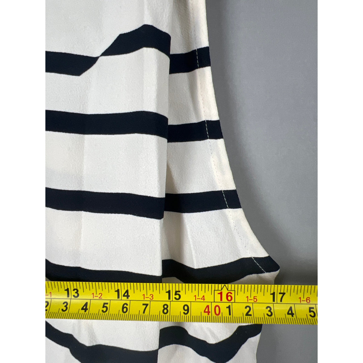 Madewell Women’s Striped White Blouse Crepe Size Medium 100% Polyester