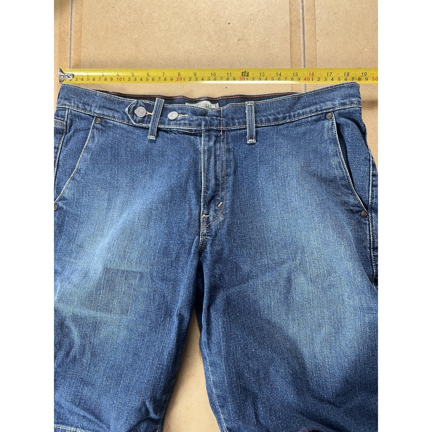 Levi's women’s 16 Blue Denim Bermuda Shorts Relaxed Fit Stretch 5-Pocket Casual