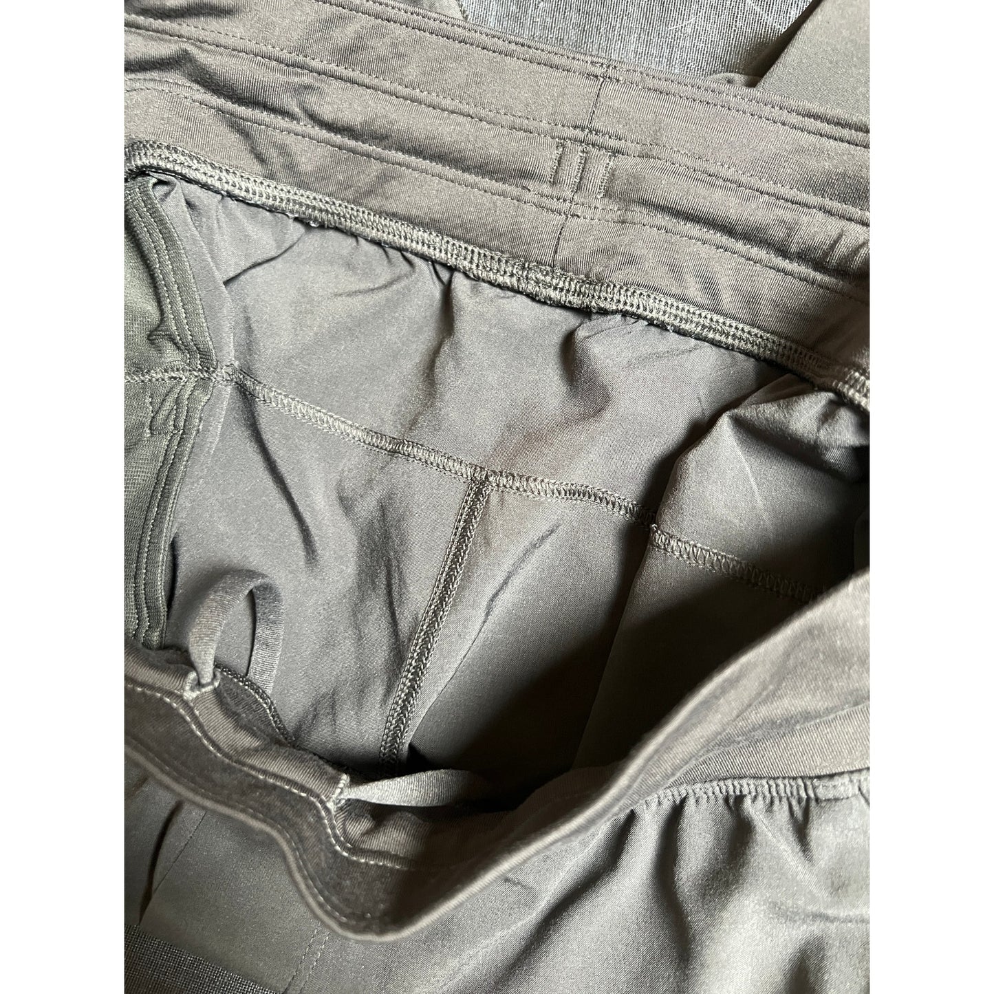 Lululemon Men Black Shorts Adjustable Strap Missing Tag *Dimensions In Picture*