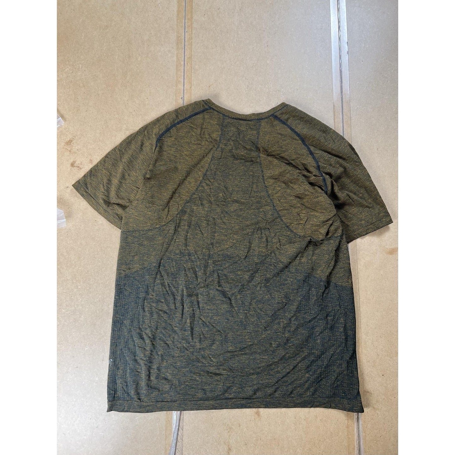 Lululemon Live In Practice Shirt Mens XL Green Athletic Crew Neck