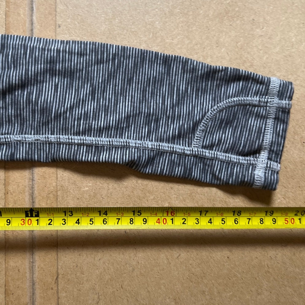 REI Gray Half-Zip Athletic Pullover size M