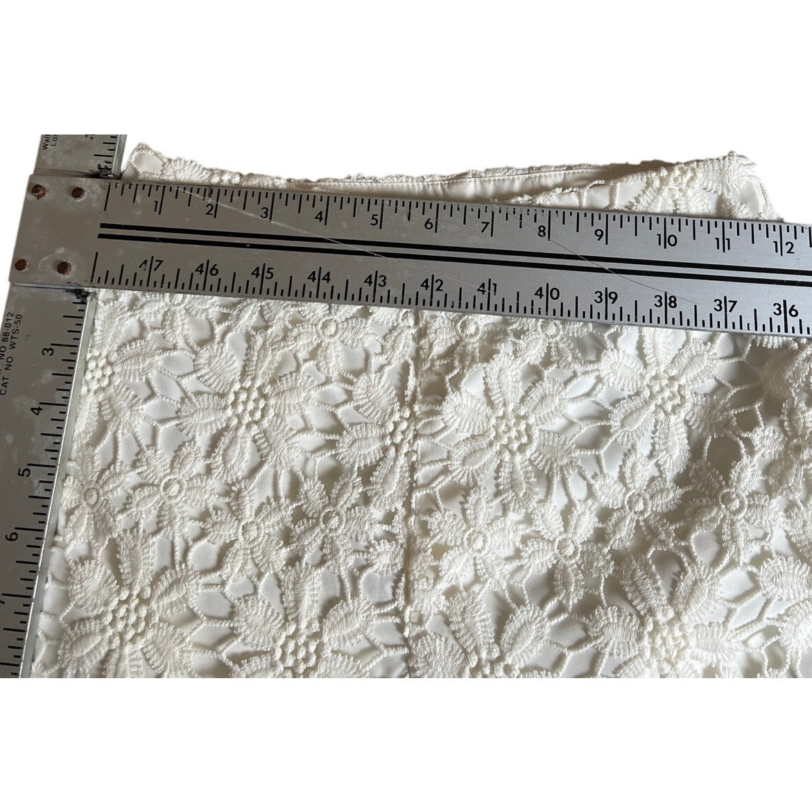 Hollister White Floral Lace Crotchet Women Shorts Size 00