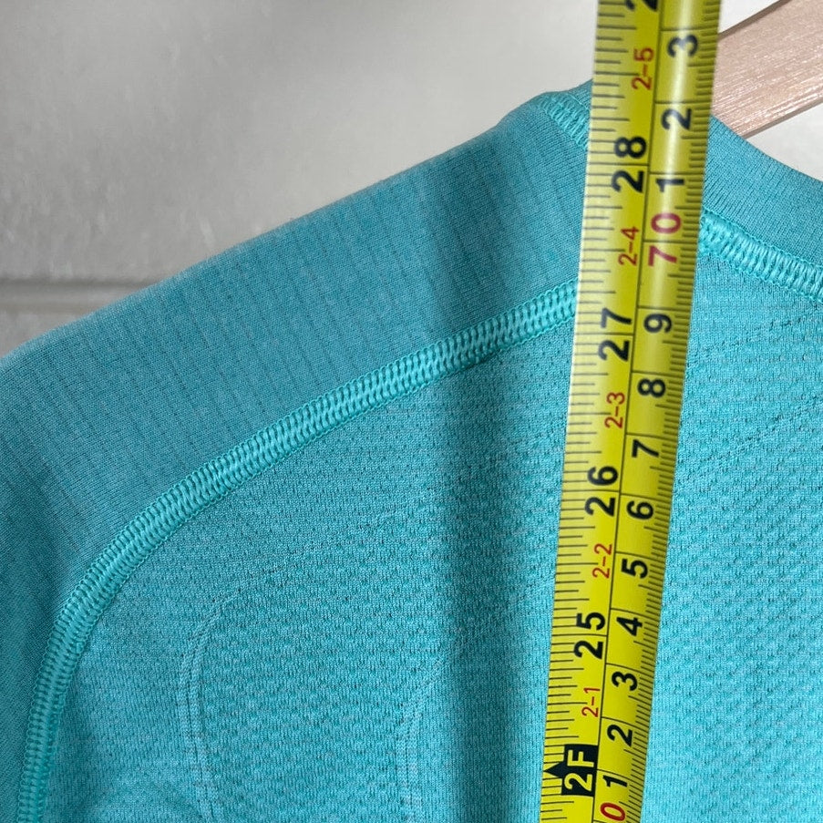Lululemon Large Swiftly Tech Short Sleeve Blue