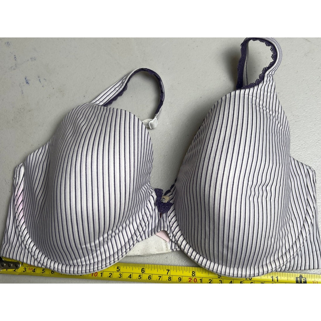 Body By Victoria's Secret Lined Perfect Bra 34DD White with Black Stripes