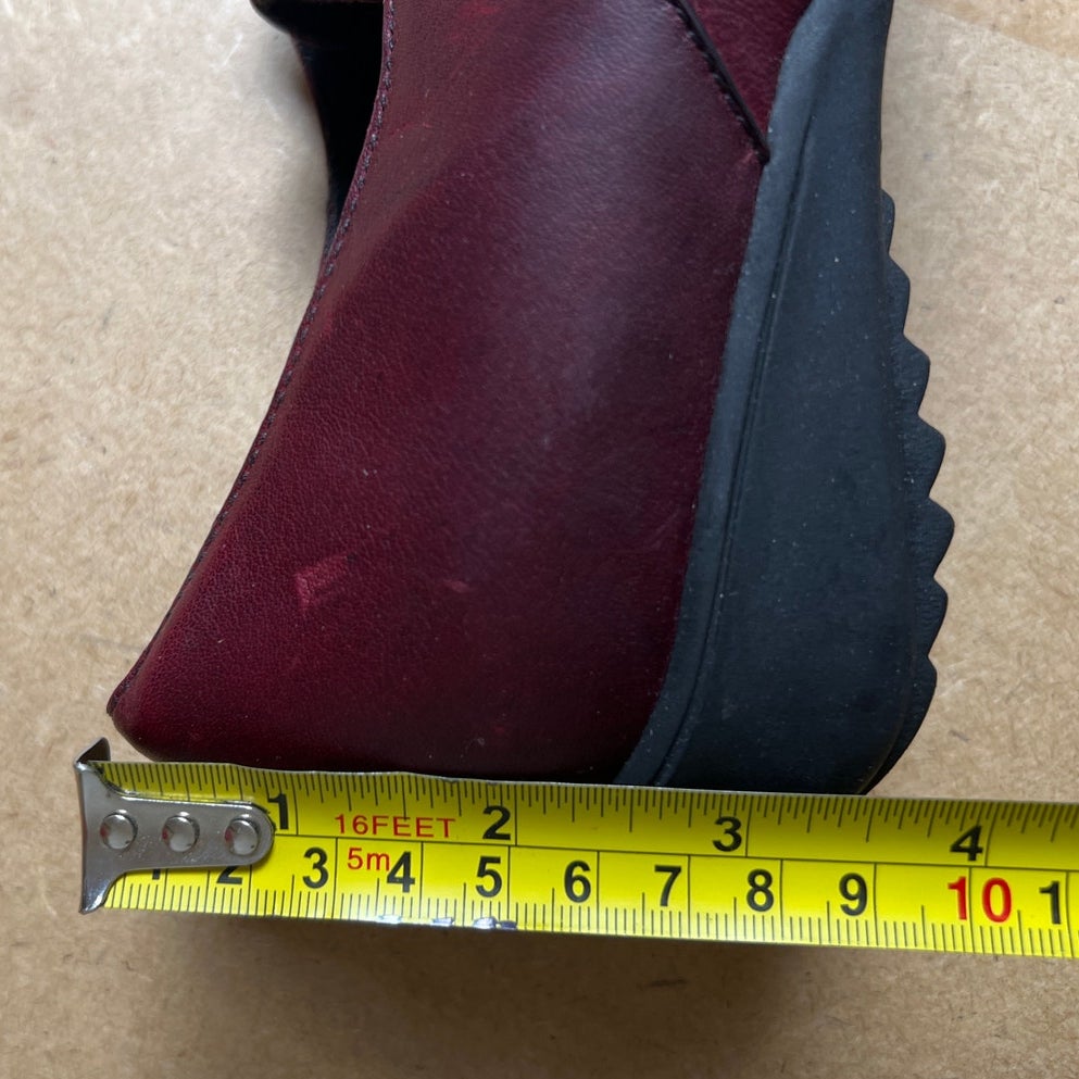 Munro American SZ 7.5W Burgundy Leather Loafer Comfort Walking Shoes