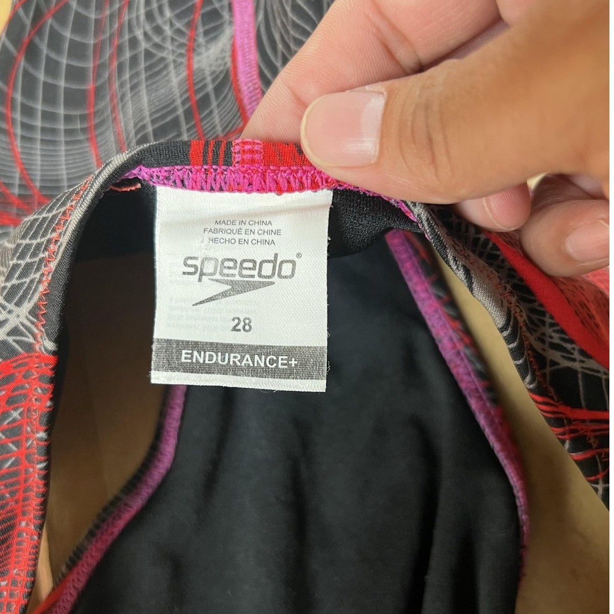 Speedo Swimsuit 28 Women’s Red Chevron One Piece Endurance+ Chlorine Resistant