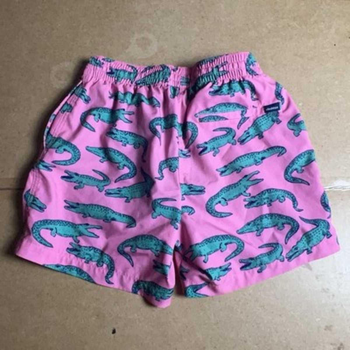 Chubbies Shorts Mens S Pink Bermuda Microfiber Drawstring Elastic Waist Pockets