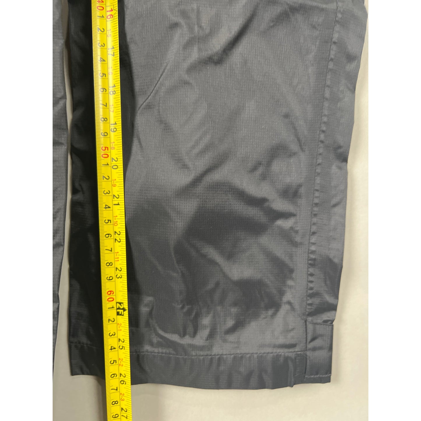 Columbia Titanium Large 100% nylon Omni-shield Water Resistant Ski Pants