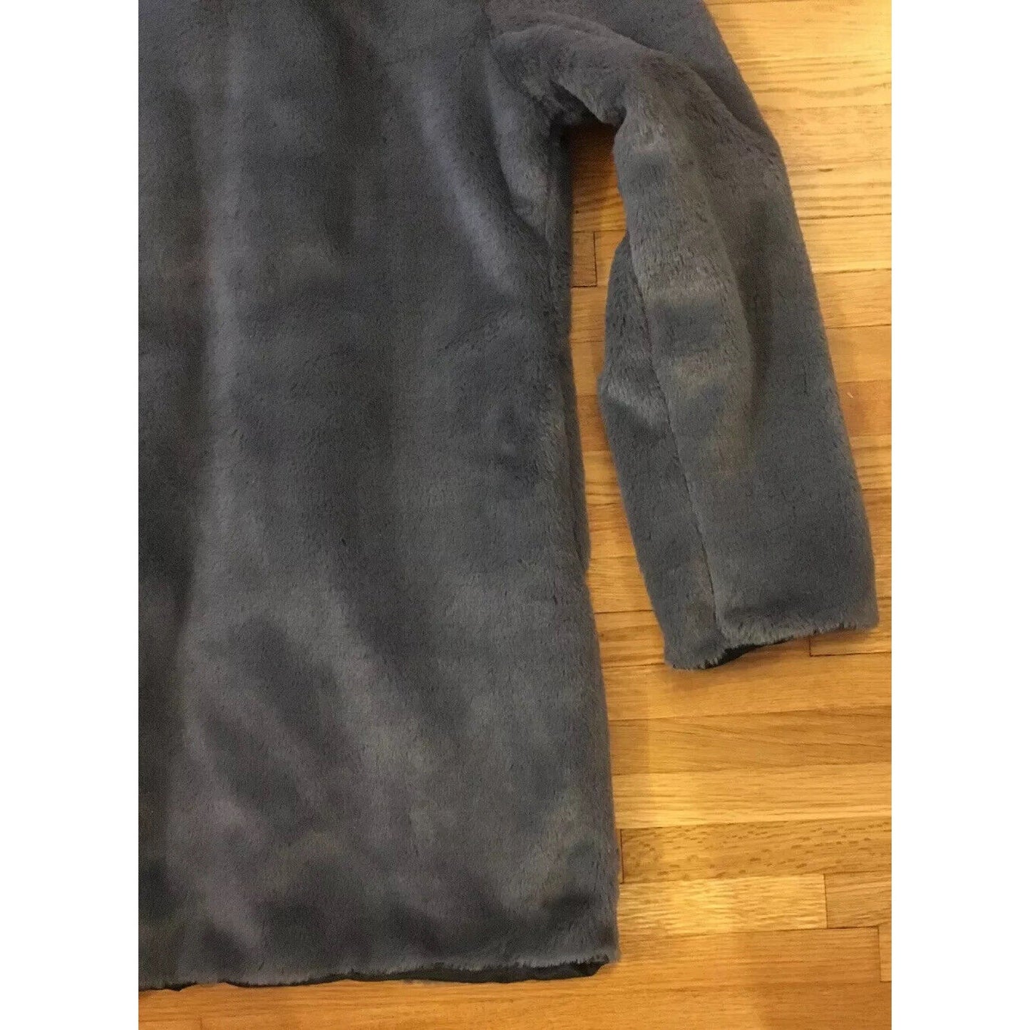 Women’s NWT Lanshifei Gray Outerwear Faux Fur Coat Size XL (Size 4 US)