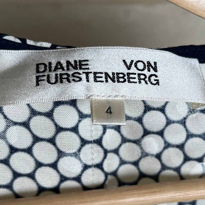Diane Von Furstenberg Size 4 Side Tie Silk Fit & Flare Dress