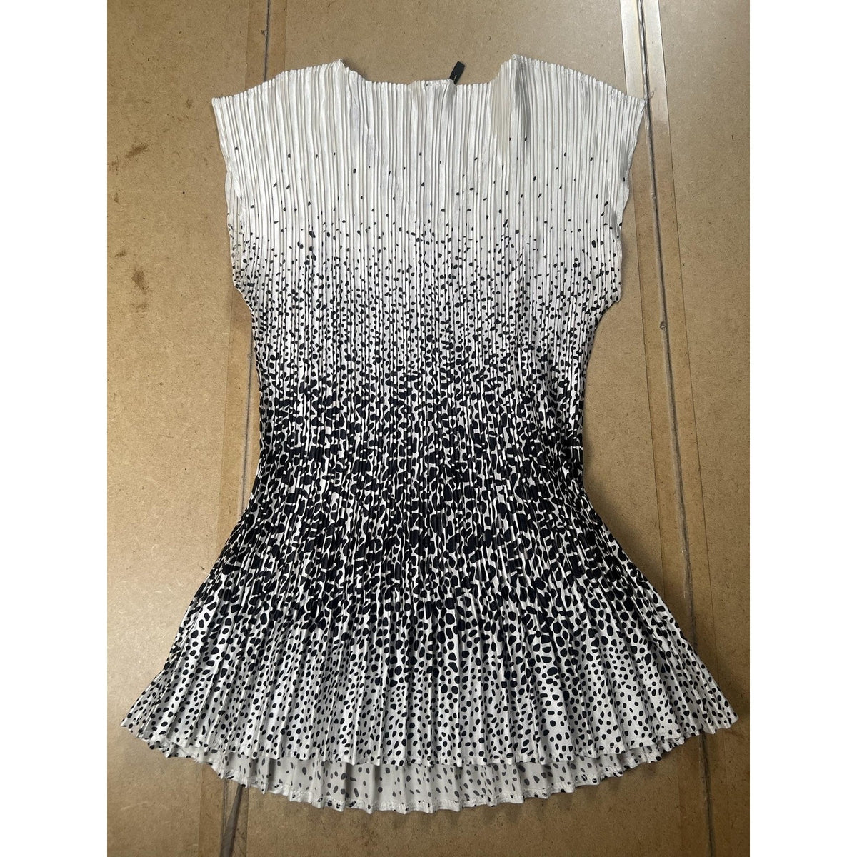 Tunic Womens L White V-Neck Cap Sleeve Pleated Polka Dot Chiffon Lined