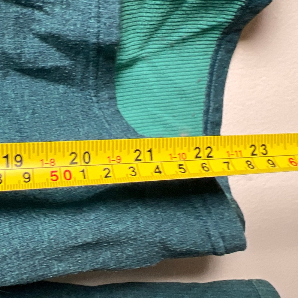 Patagonia Women's Top Medium Pullover Half Zip Base Layer (Broken Zipper)