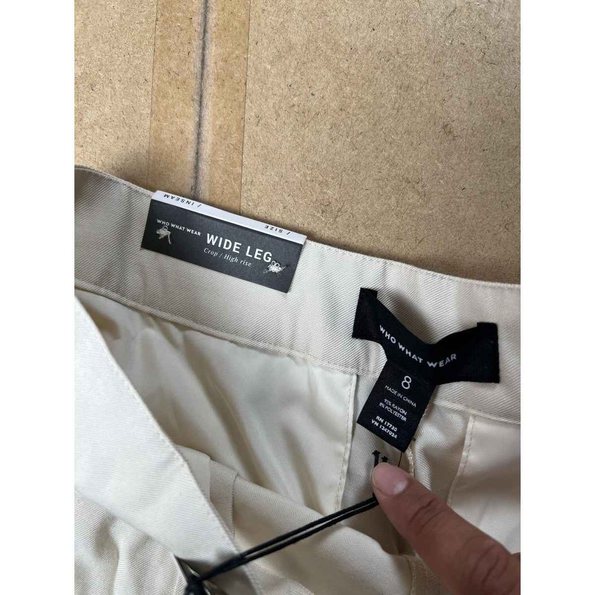 WHO WHAT WEAR Pants Womens 8 White Wide Leg Cropped Twill Lined Pleated