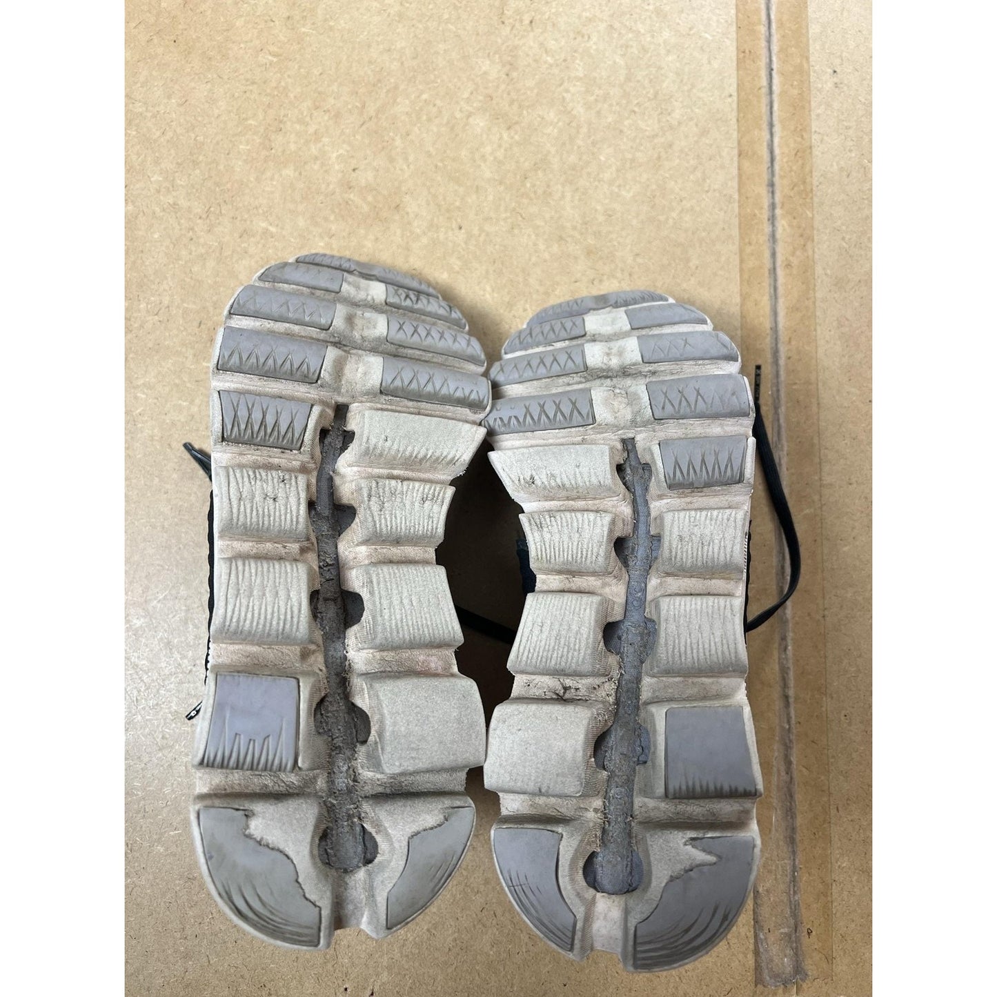 On Running Shoes Womens 9 Black Mesh Lightweight Cushioned Lace Up Sneakers