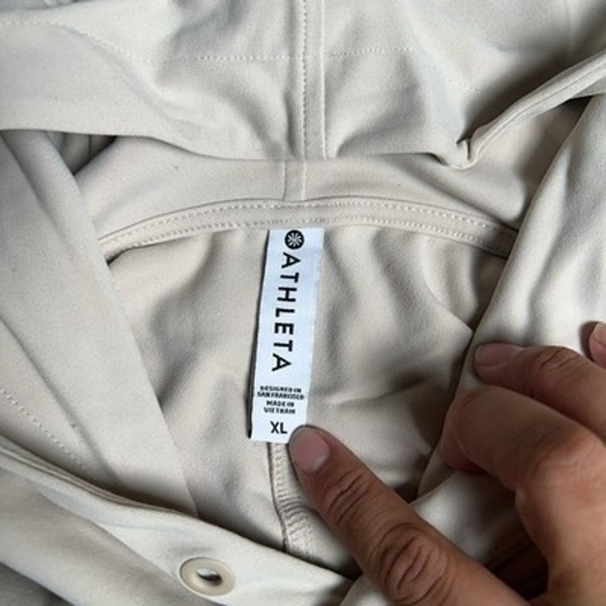 Athleta Sweater Womens XL Beige Pullover Hooded Pockets Stretch Jersey
