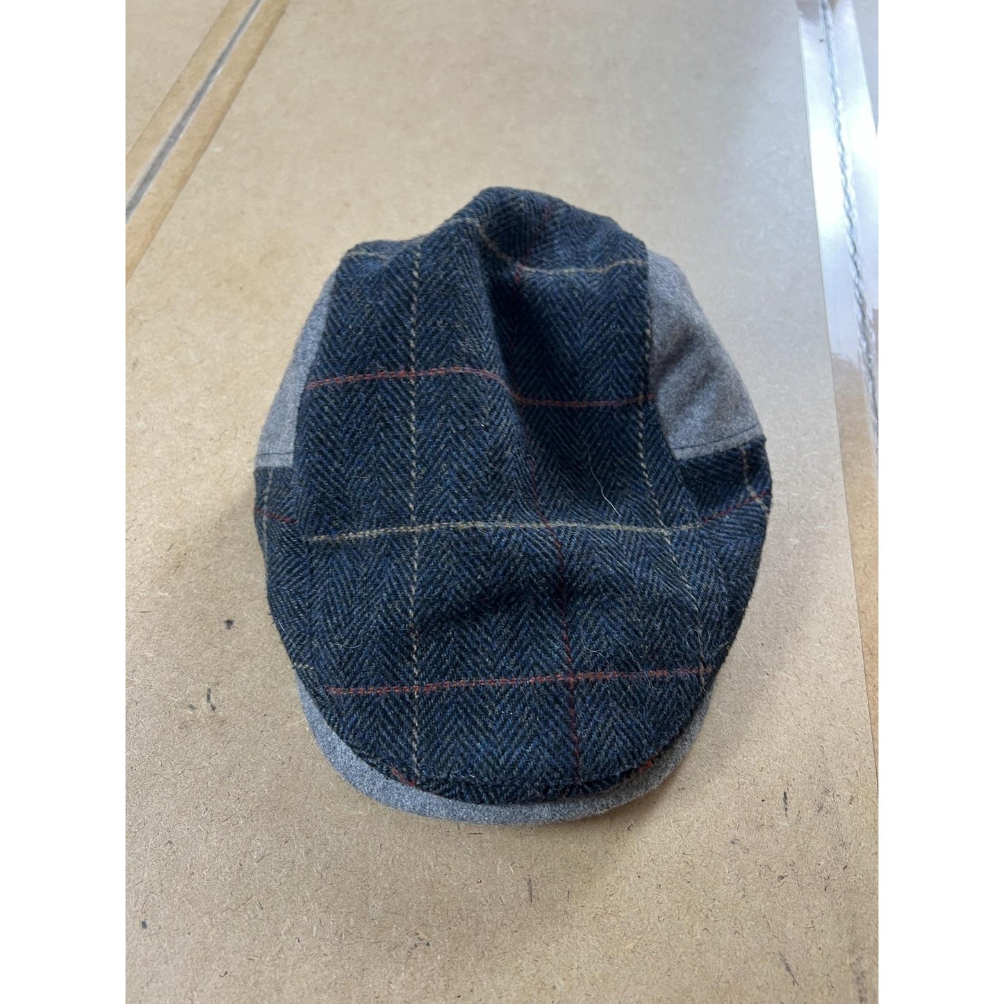 Boston Scally Co Hat Flat Cap Mens XS Blue Gray Plaid Tweed Wool Lined Winter