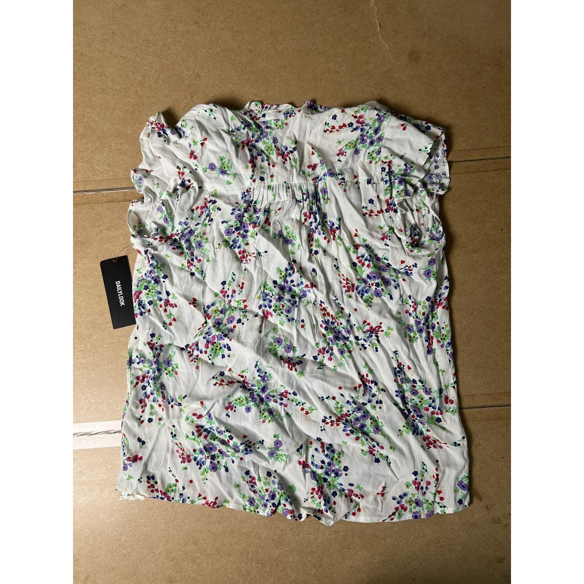 Lovestitch Blouse Womens M White Floral V-Neck Short Sleeve Ruffle Button