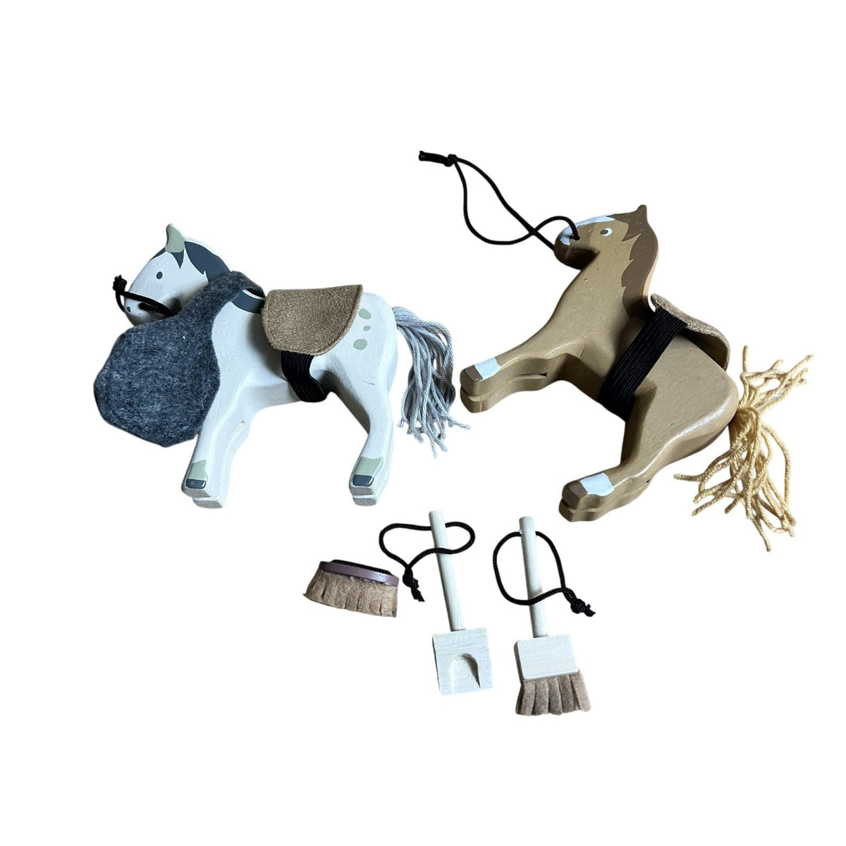 Wooden Toy Horse Grooming Lot Brown White Horses Brush Shovel Accessories