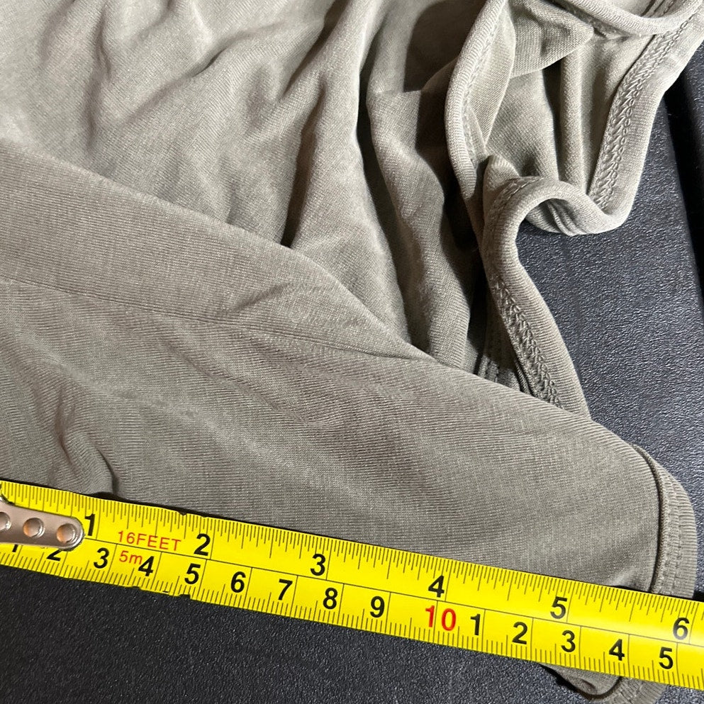 Free people Movement Women Shorts Size Medium Olive Green