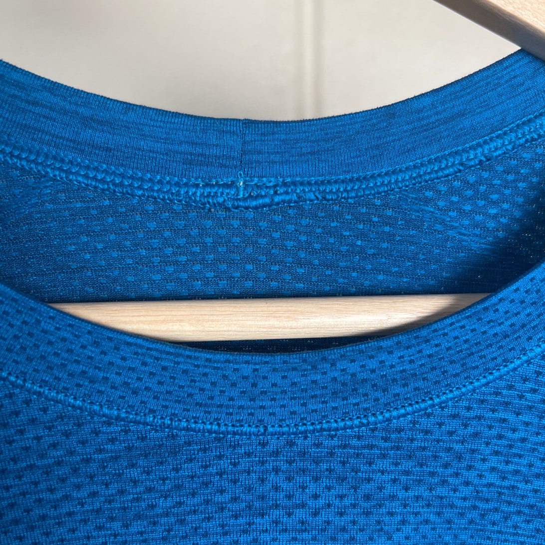 Lululemon Metal Blue Vent Tech Long Sleeve Large