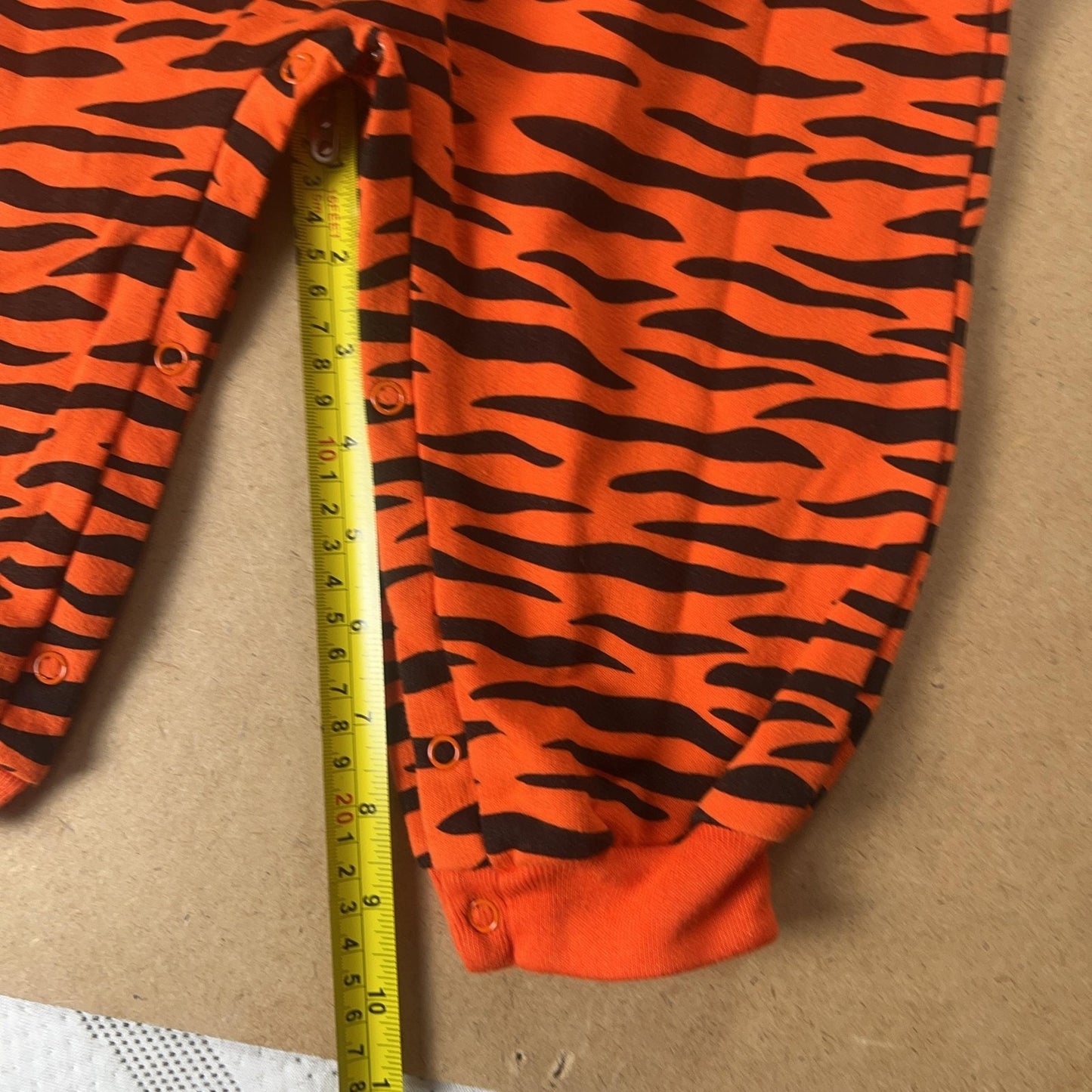 Vintage Snowsuit Pooh Boys M Orange Hooded Fleece Animal Print Tigger Snap Front