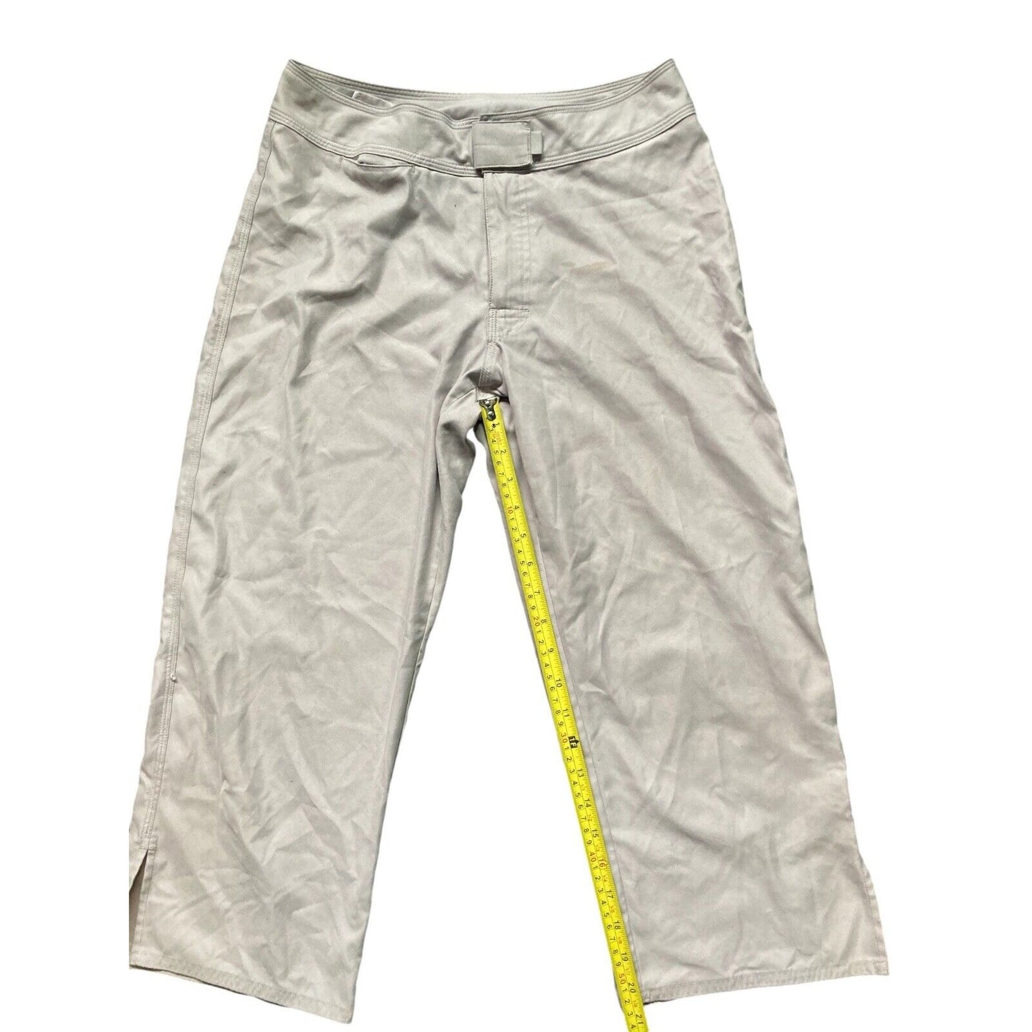 𝅺Patagonia light gray capri pants women's size 6 - see description