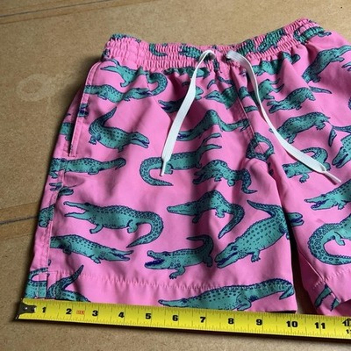 Chubbies Shorts Mens S Pink Bermuda Microfiber Drawstring Elastic Waist Pockets