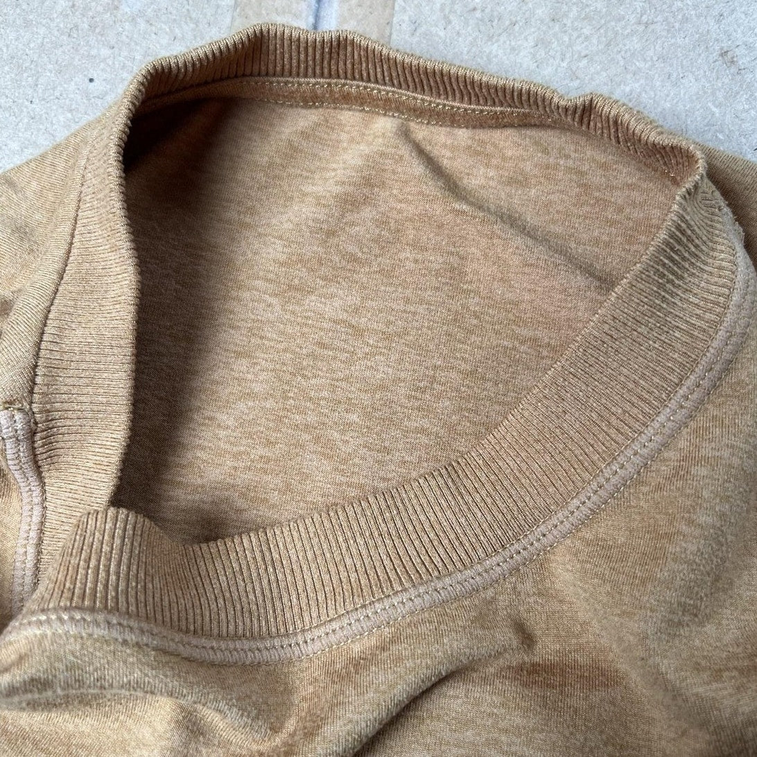 Vuori Mens M Beige Pullover Lightweight Crew Neck Knit Pockets Logo Casual