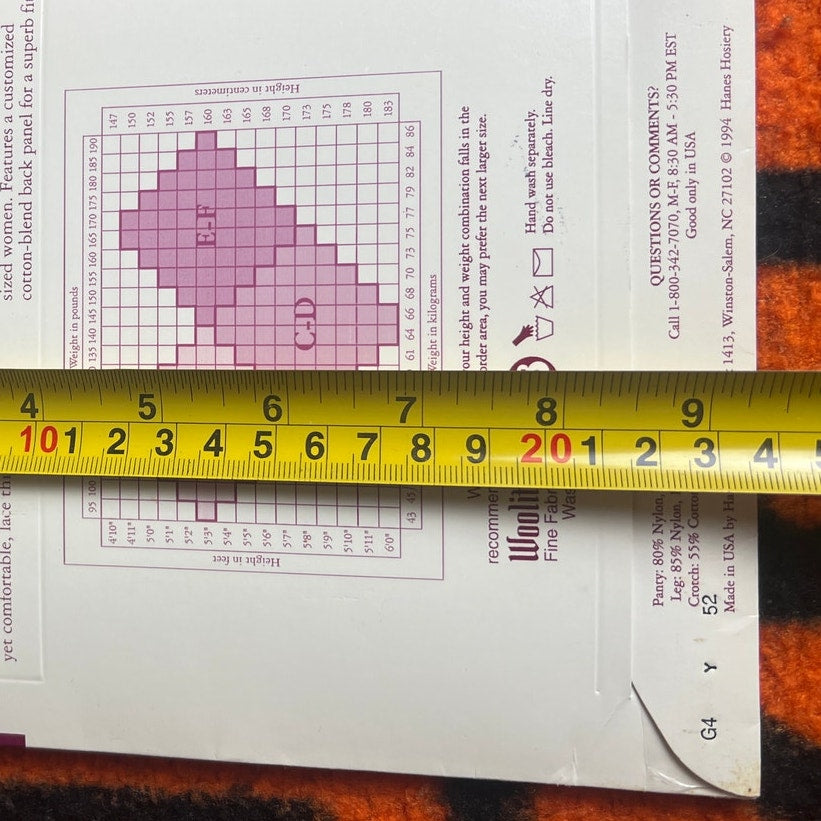 NWT Hanes Silk Reflection Silky Sheer Sandalfoot Pantyhose Size AB