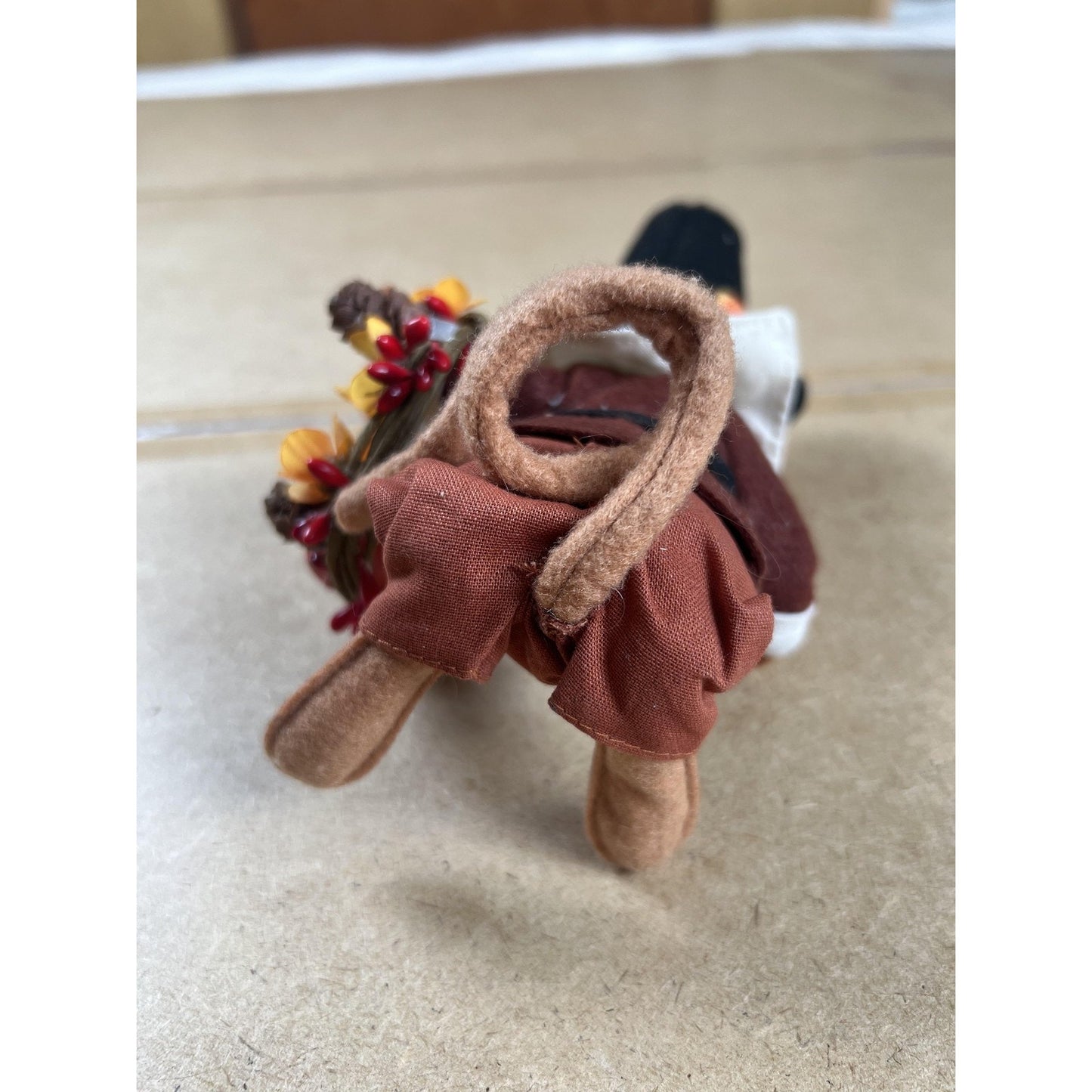 Pilgrim Mouse Felt Figurine Thanksgiving Decor Holding Fall Wreath Holiday