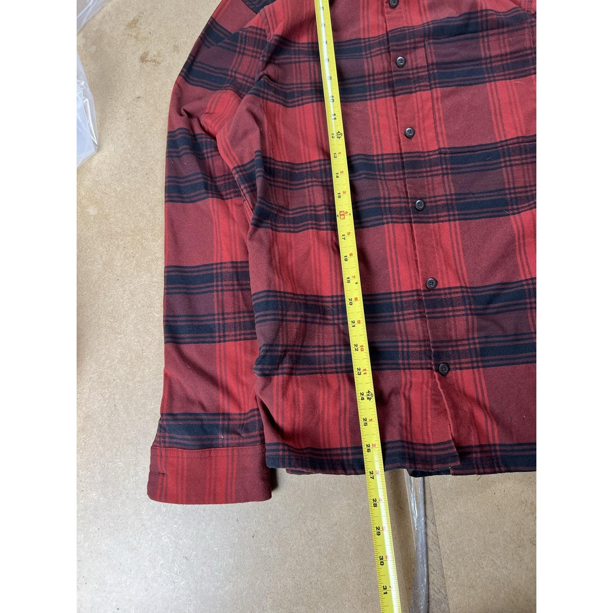 Lululemon Shirt Mens M Red Plaid Long Sleeve Flannel Button Up Collared Casual