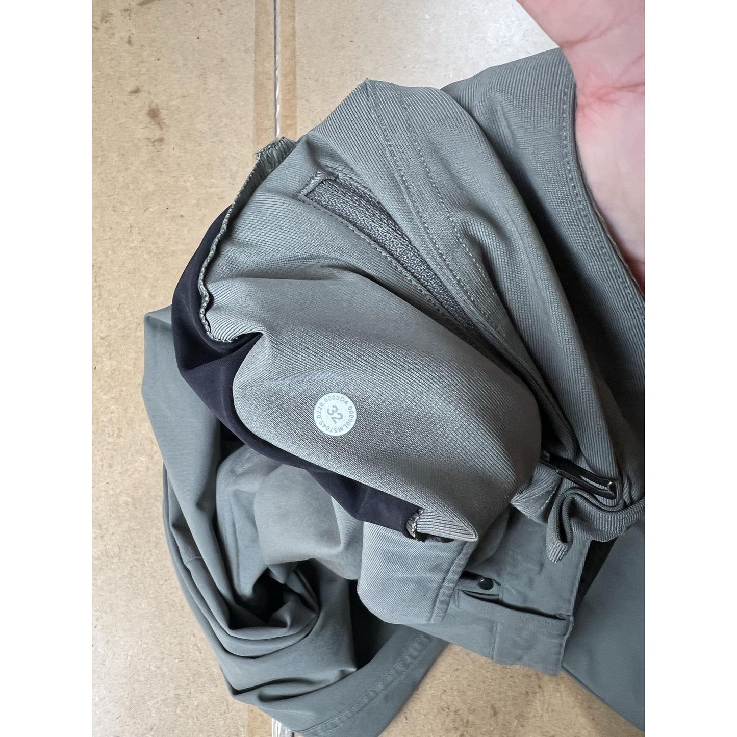 Lululemon Mens 30x32 Green Chino Slim Tapered Microfiber Stretch Comfort Pockets
