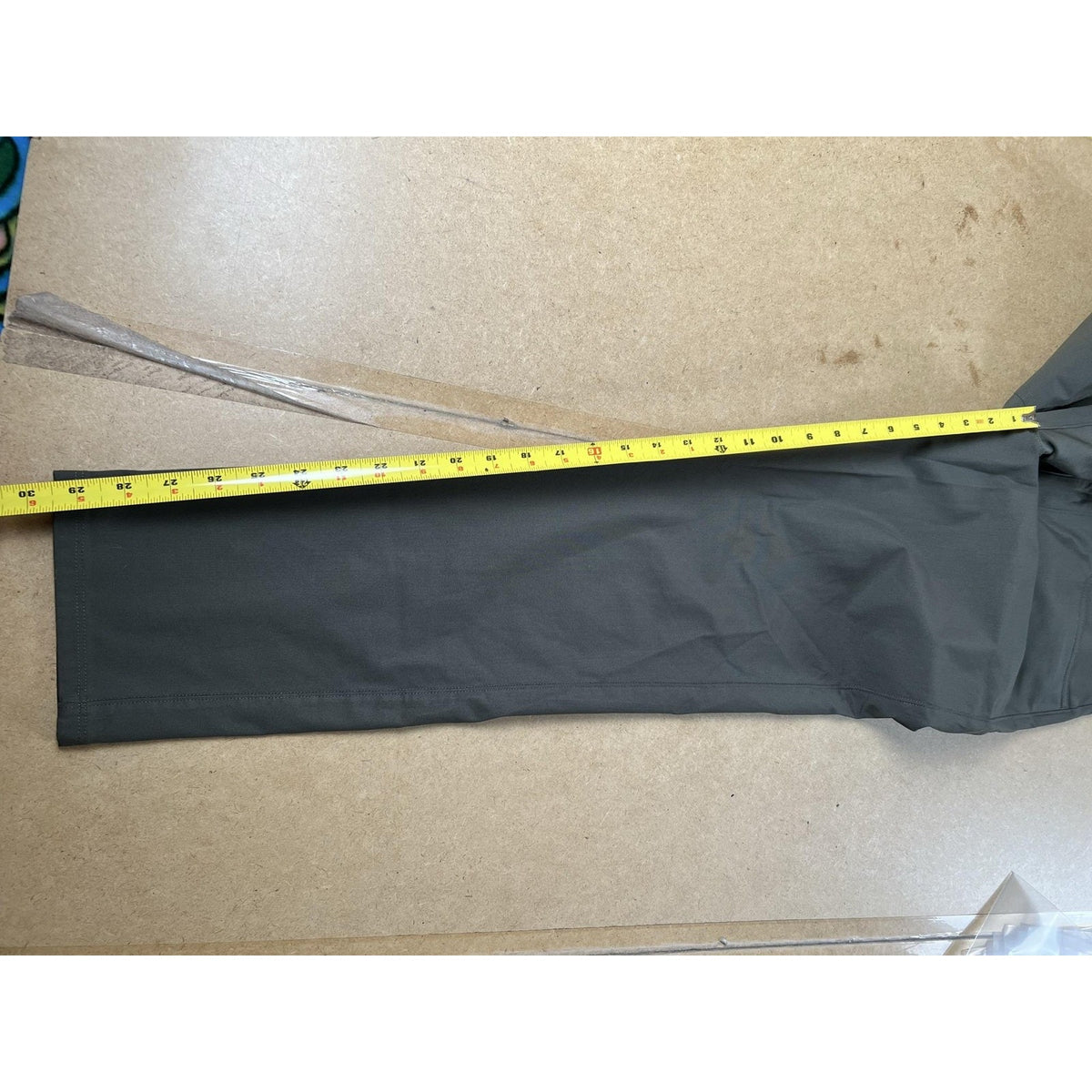 Vuori Pants Mens 32x32 Green Chino Slim Tapered Microfiber Polyester Casual