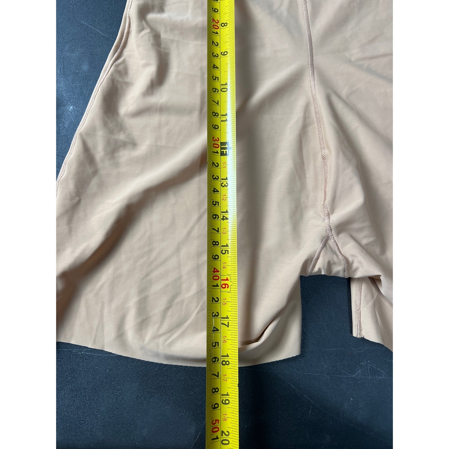 Spanx Assets NWT Size Large Nude  Shaping High Waisted Girl Shorts