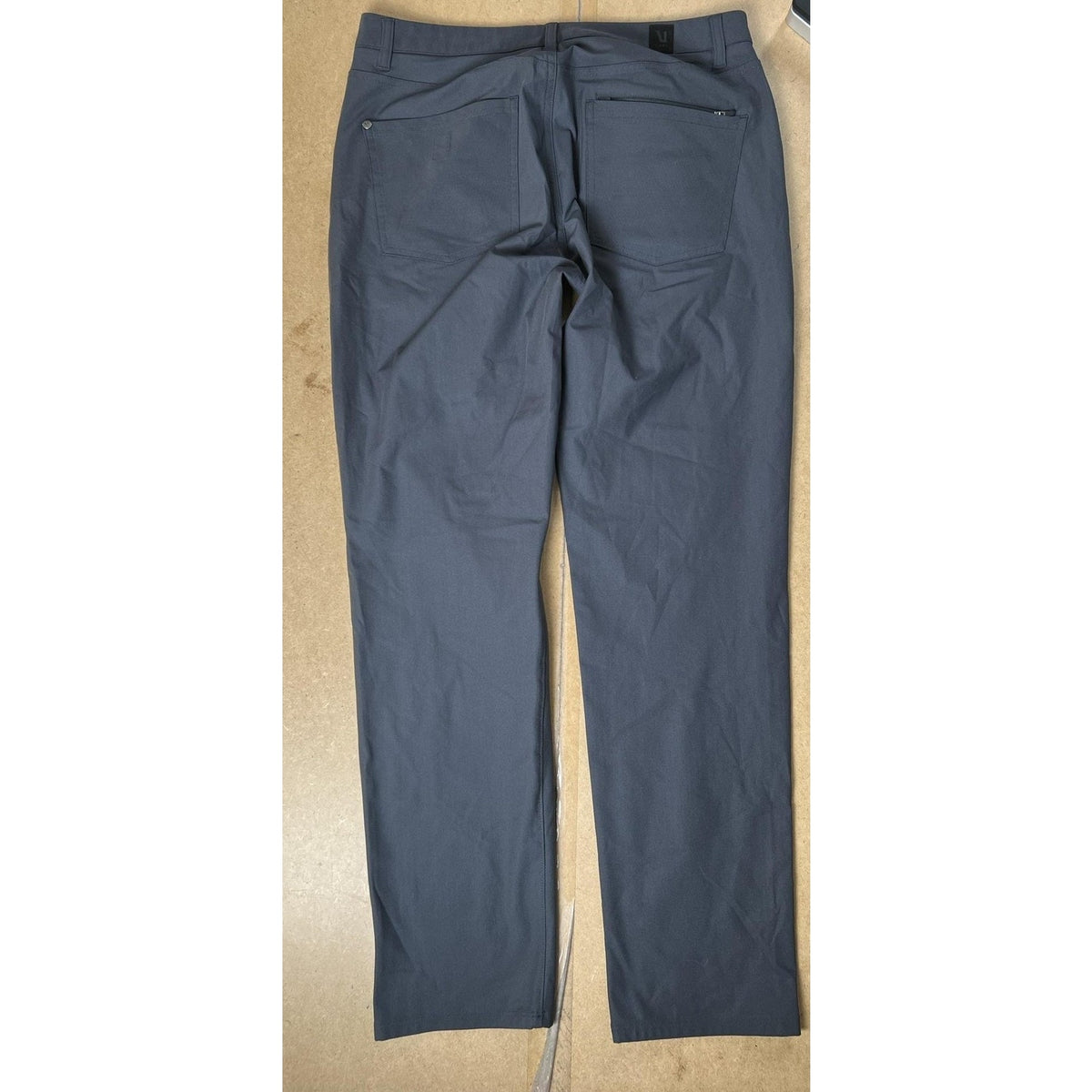Vuori Pants Mens 32x32 Gray Chino Slim Tapered Microfiber Travel Casual