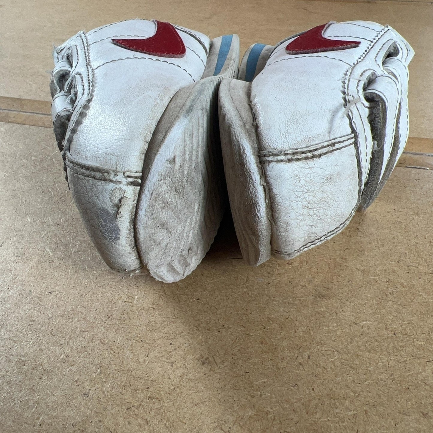 Nike Shoes Womens Size 5 White Faux Leather Slip-On Hook & Loop Logo Casual