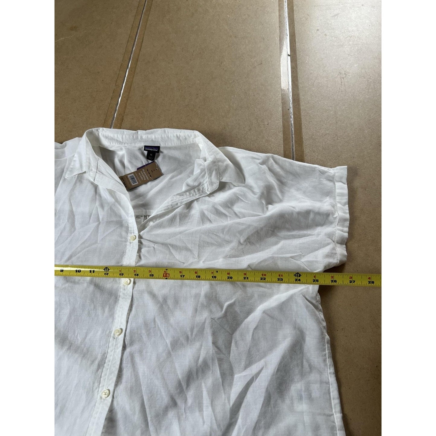 Patagonia Button-Up Womens XL White Collared Short Sleeve Lightweight Casual