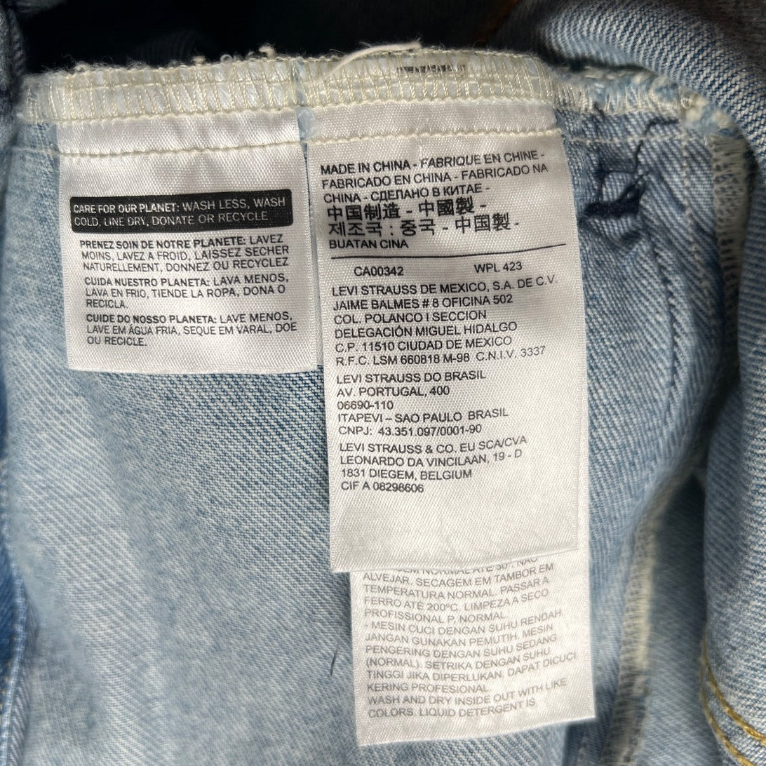 Levi's Denim Get Distressed Trucker Jacket Size L