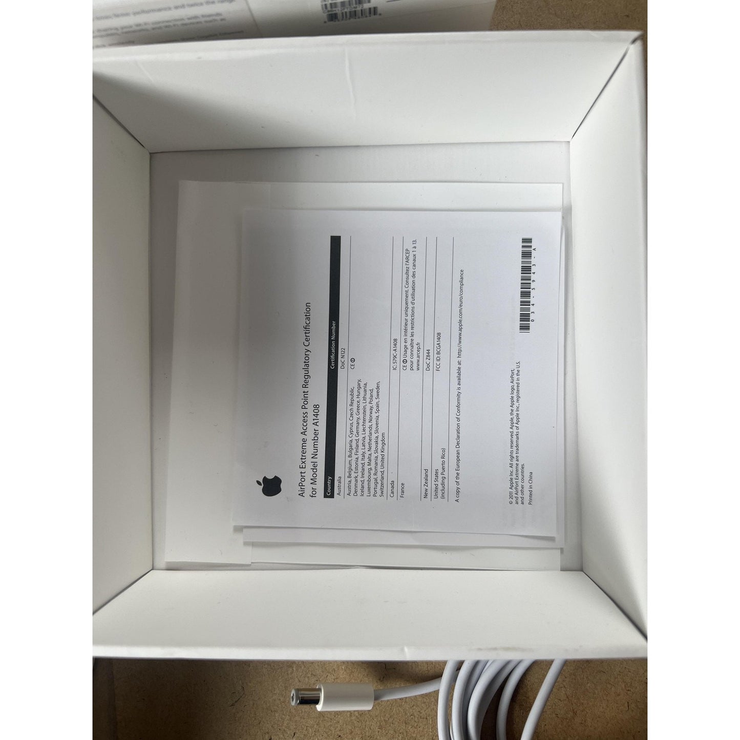 Apple AirPort Extreme Desktop Wi-Fi Router 802.11n White A1408 GigE USB