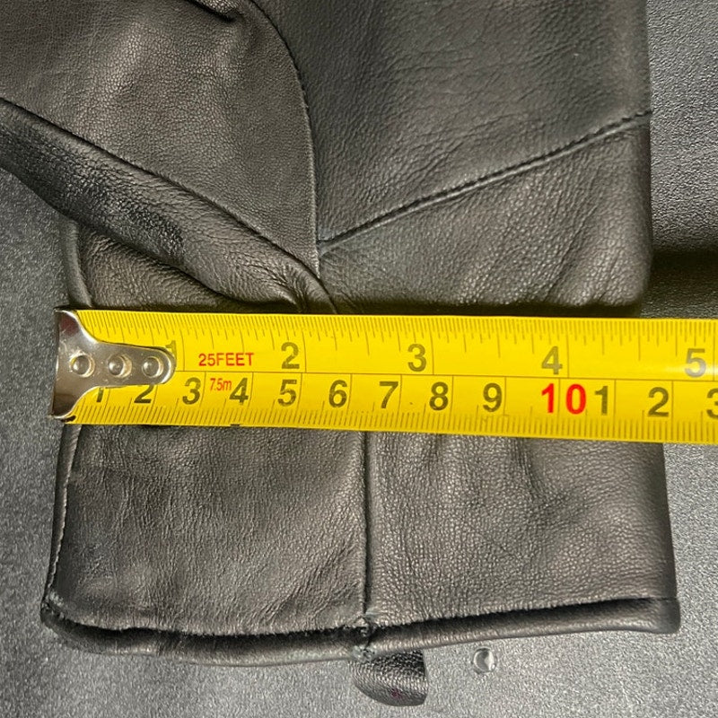 Vintage Black Leather Gloves *Dimensions In Picture* Insulated