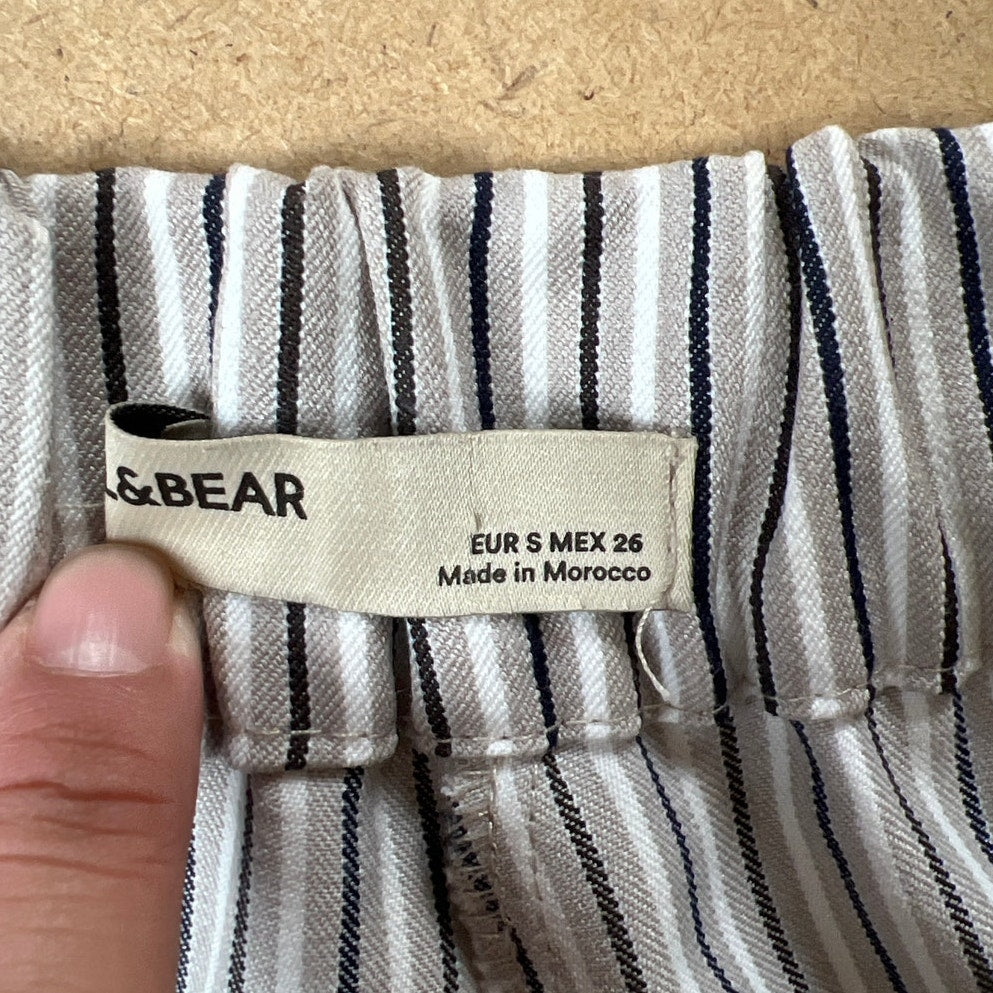 Pull & Bear Women Black And White Short Size S