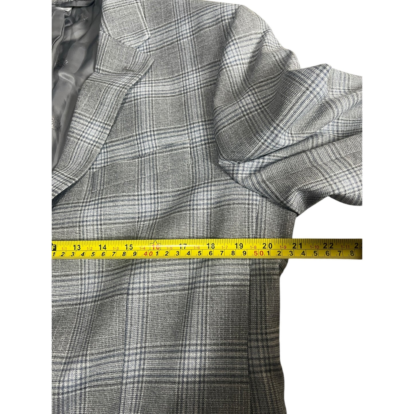 Unbranded Made In Vietnam Plaid Gray Suit Blazer *Dimensions In Pictures*