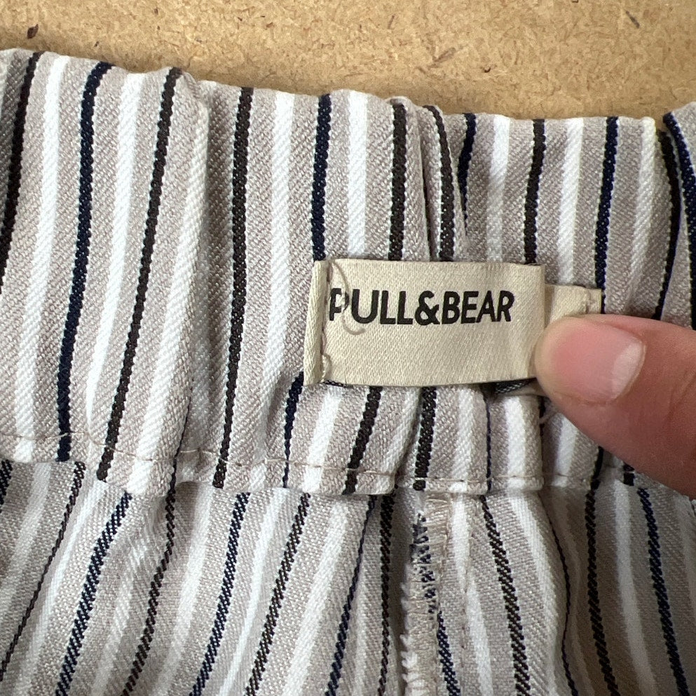 Pull & Bear Women Black And White Short Size S
