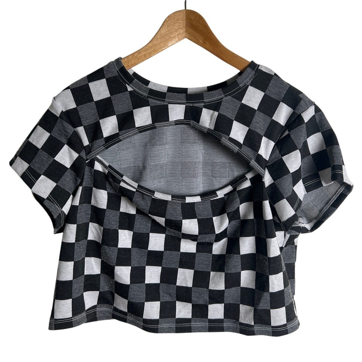 BP Women's Size 1X Black White Gingham Cutout Front Short Sleeve Checkered Top