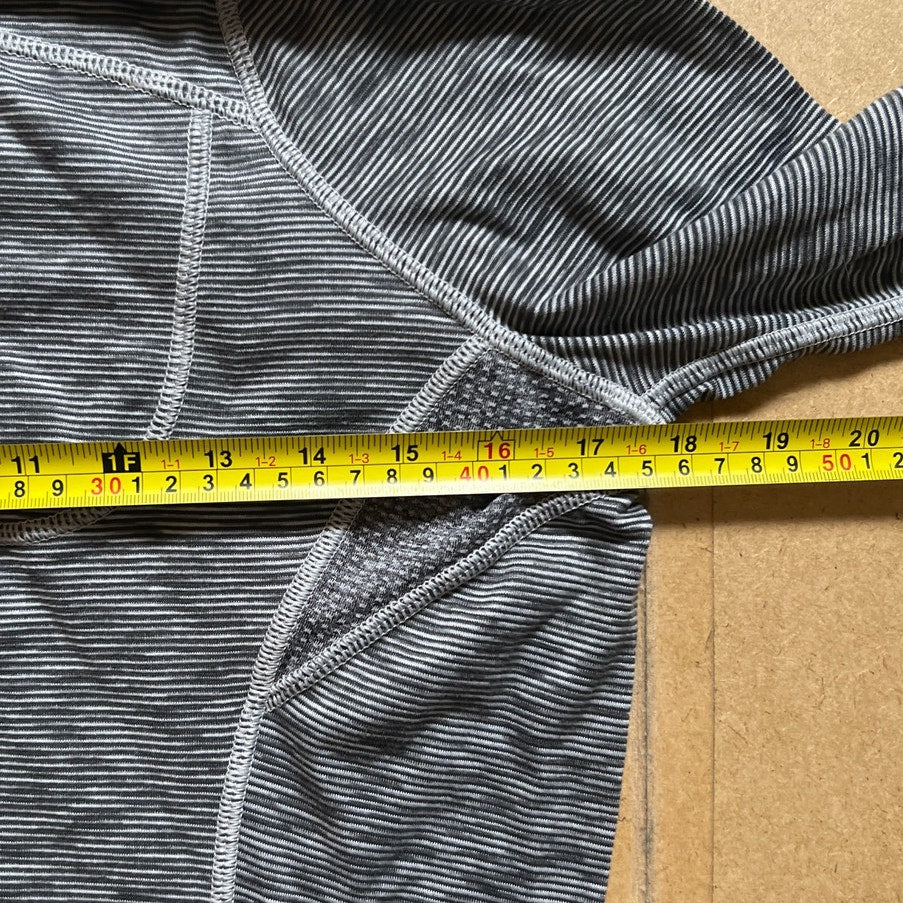 REI Gray Half-Zip Athletic Pullover size M