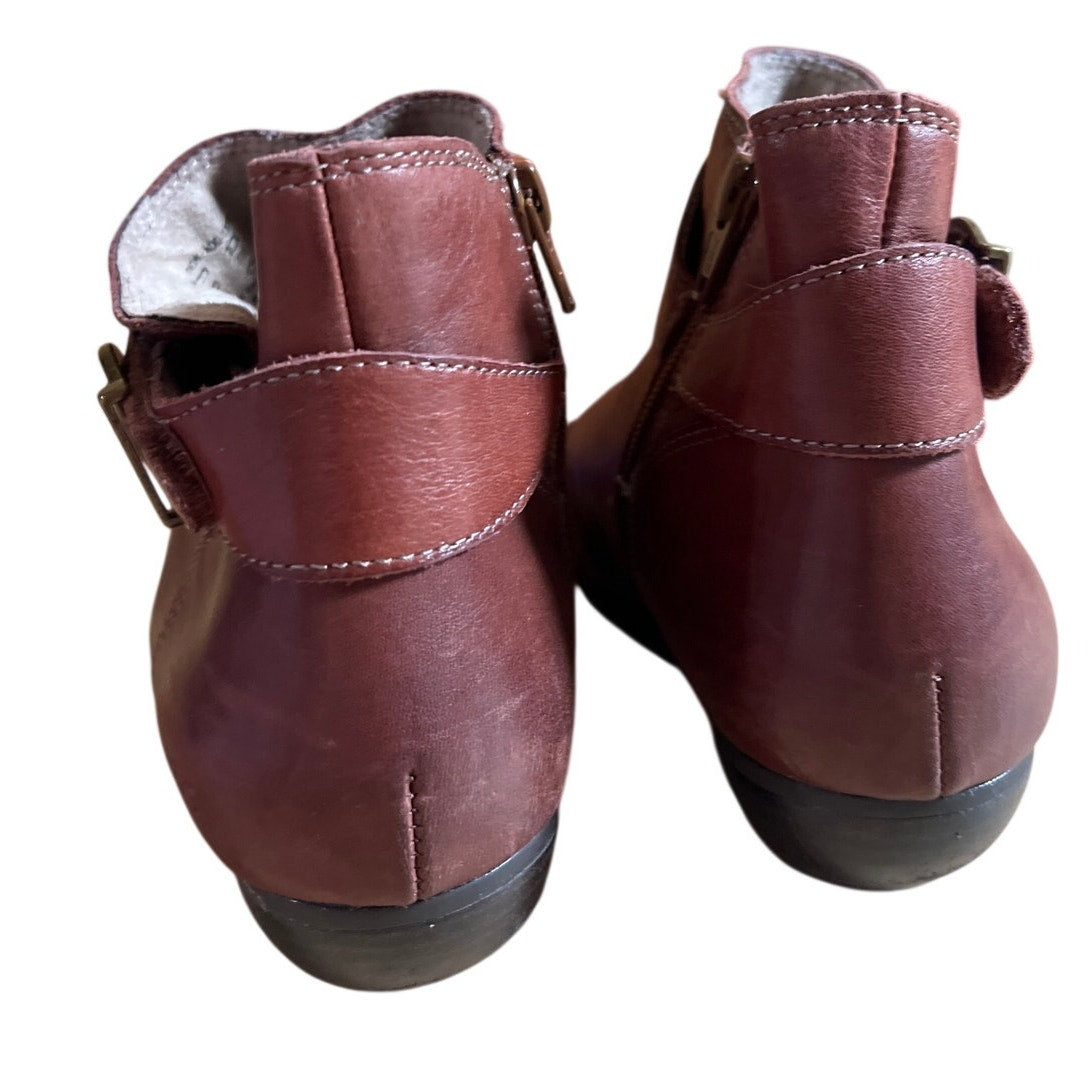Taos Women's Burgundy Women's 7 Ankle Boots 18206